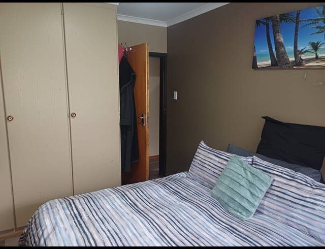 5 BEDROOM HOUSE FOR SALE IN SECUNDA CENTRAL